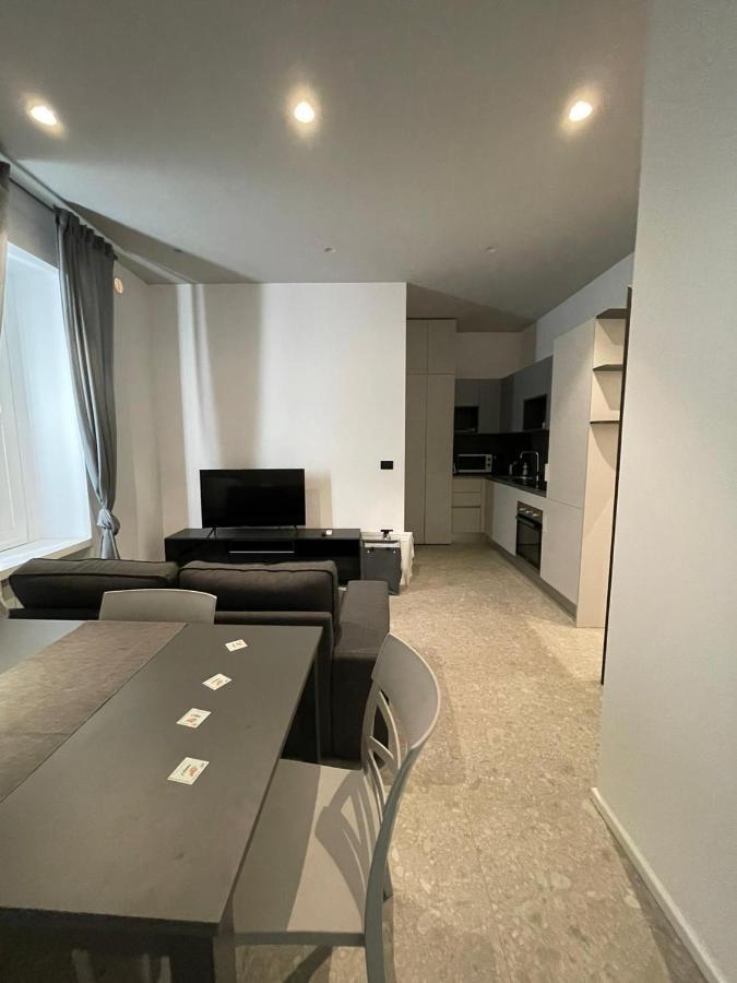 De Luca 6 Apartments Σαλέρνο Εξωτερικό φωτογραφία