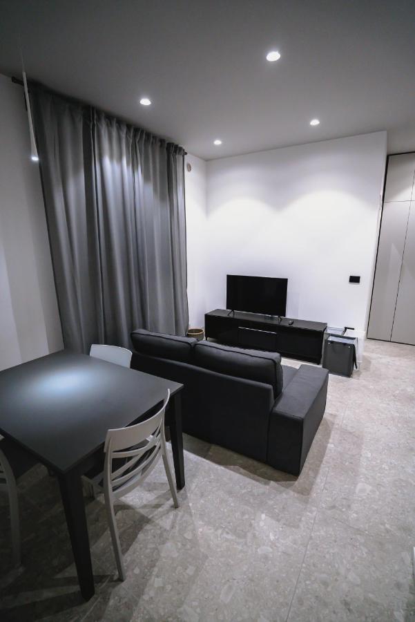De Luca 6 Apartments Σαλέρνο Εξωτερικό φωτογραφία