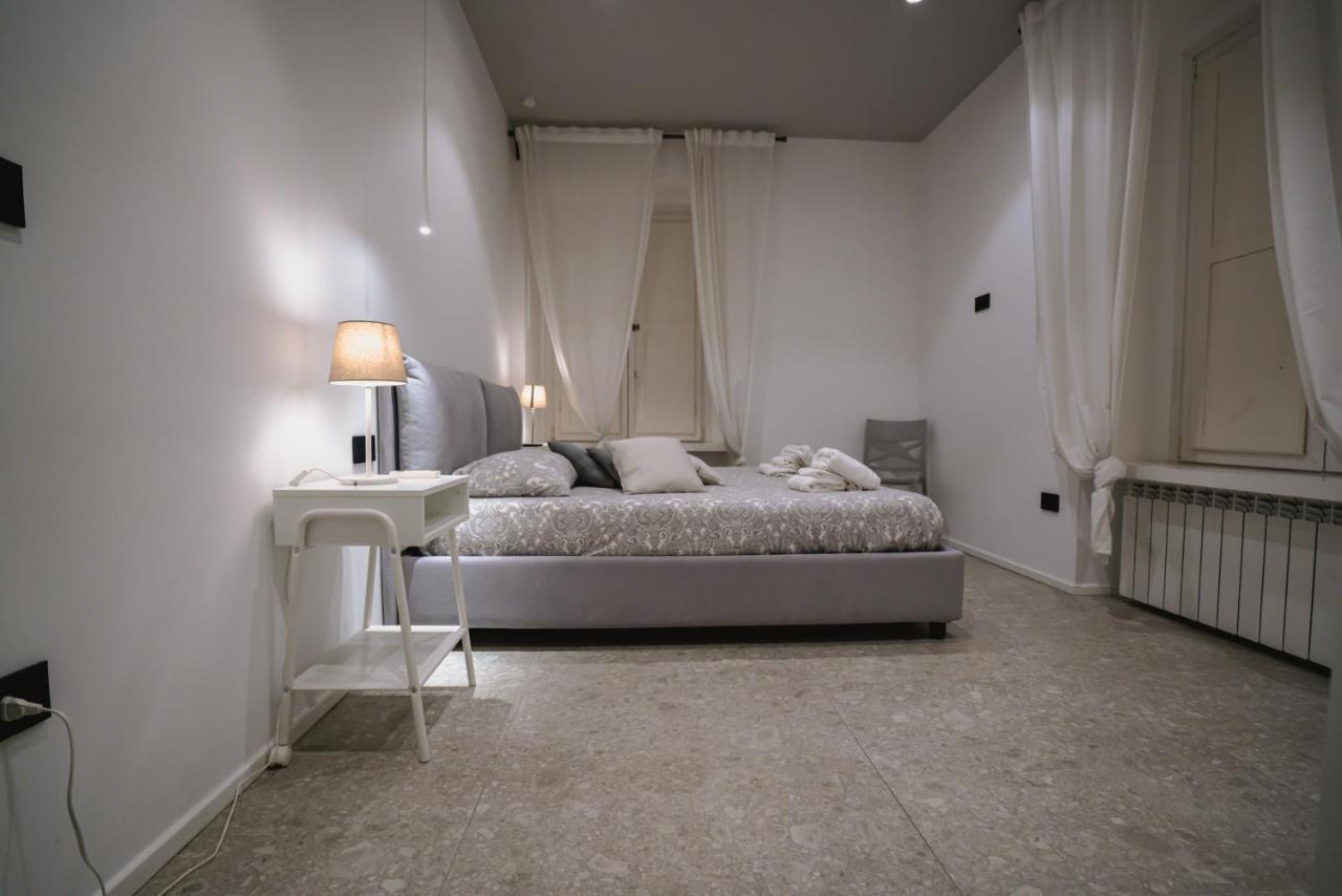 De Luca 6 Apartments Σαλέρνο Εξωτερικό φωτογραφία