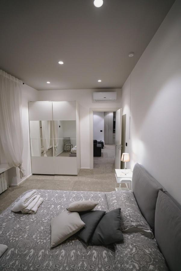 De Luca 6 Apartments Σαλέρνο Εξωτερικό φωτογραφία