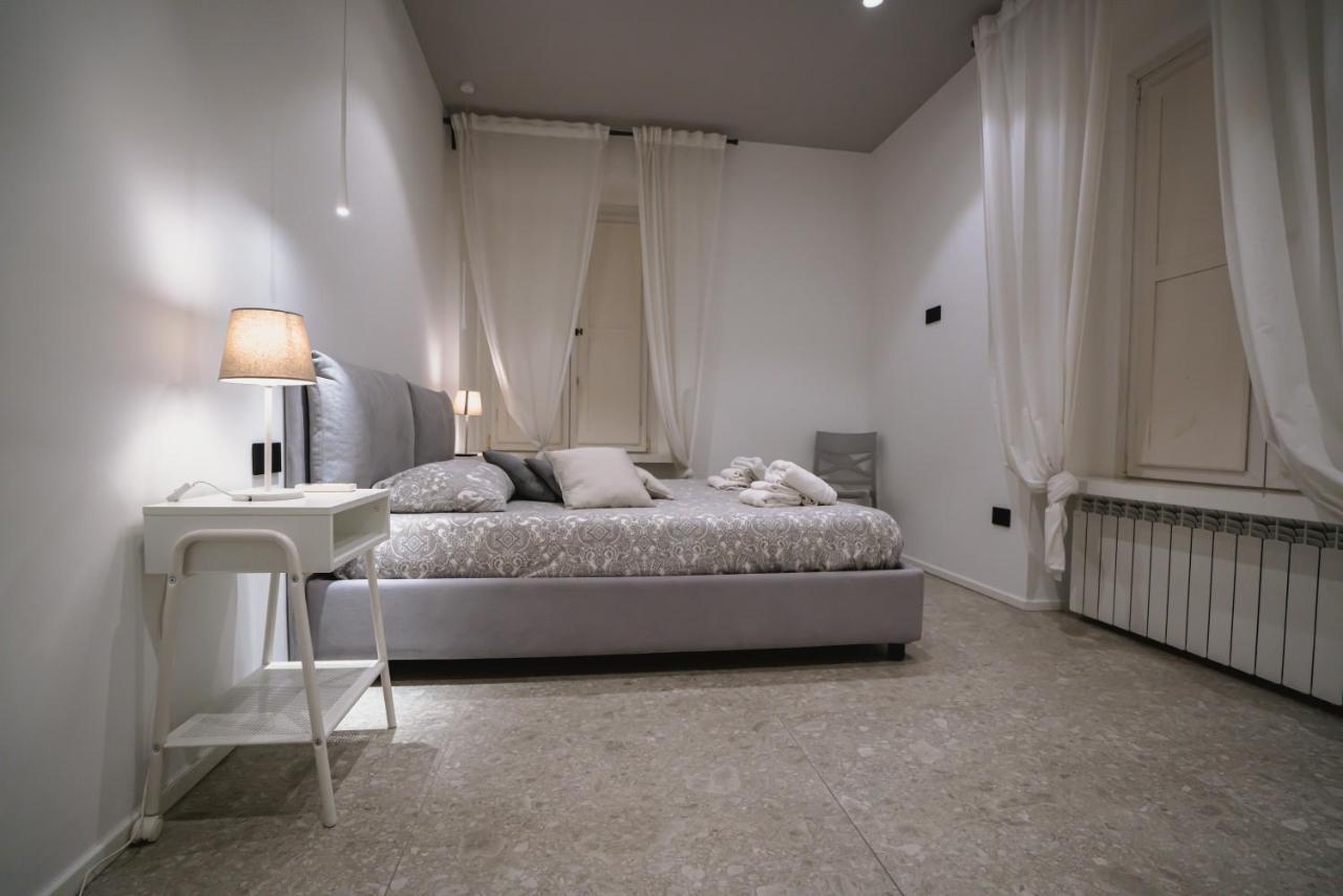 De Luca 6 Apartments Σαλέρνο Εξωτερικό φωτογραφία