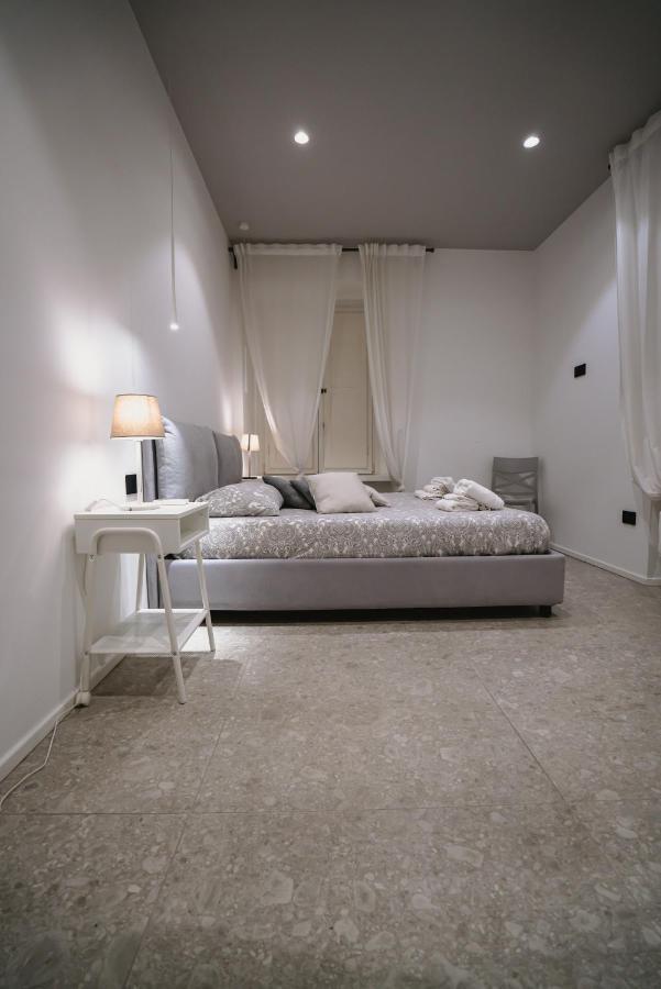 De Luca 6 Apartments Σαλέρνο Εξωτερικό φωτογραφία