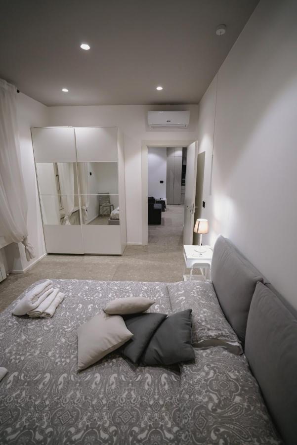 De Luca 6 Apartments Σαλέρνο Εξωτερικό φωτογραφία