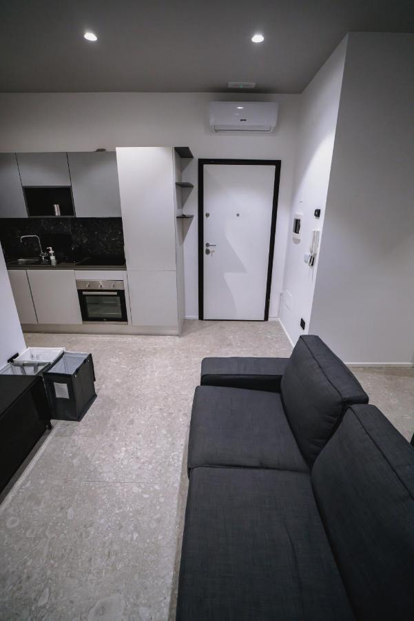 De Luca 6 Apartments Σαλέρνο Εξωτερικό φωτογραφία